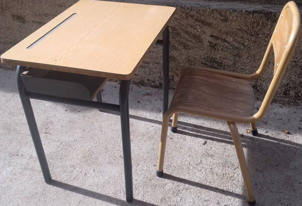Bureau écolier vintage années 70 avec chaise et casier à cartable Métalbois