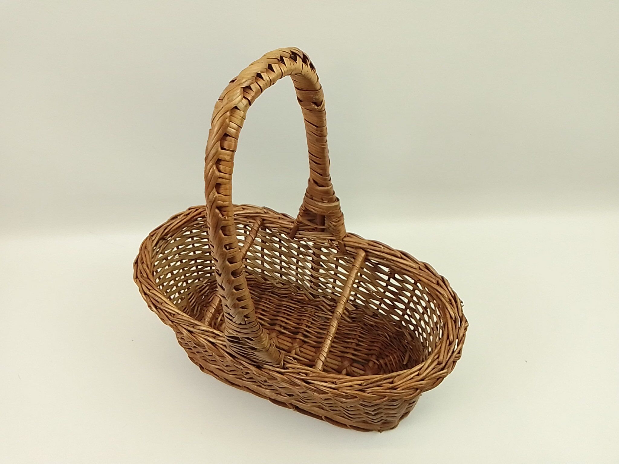 Wicker bottle holder one handle and 3 compartments