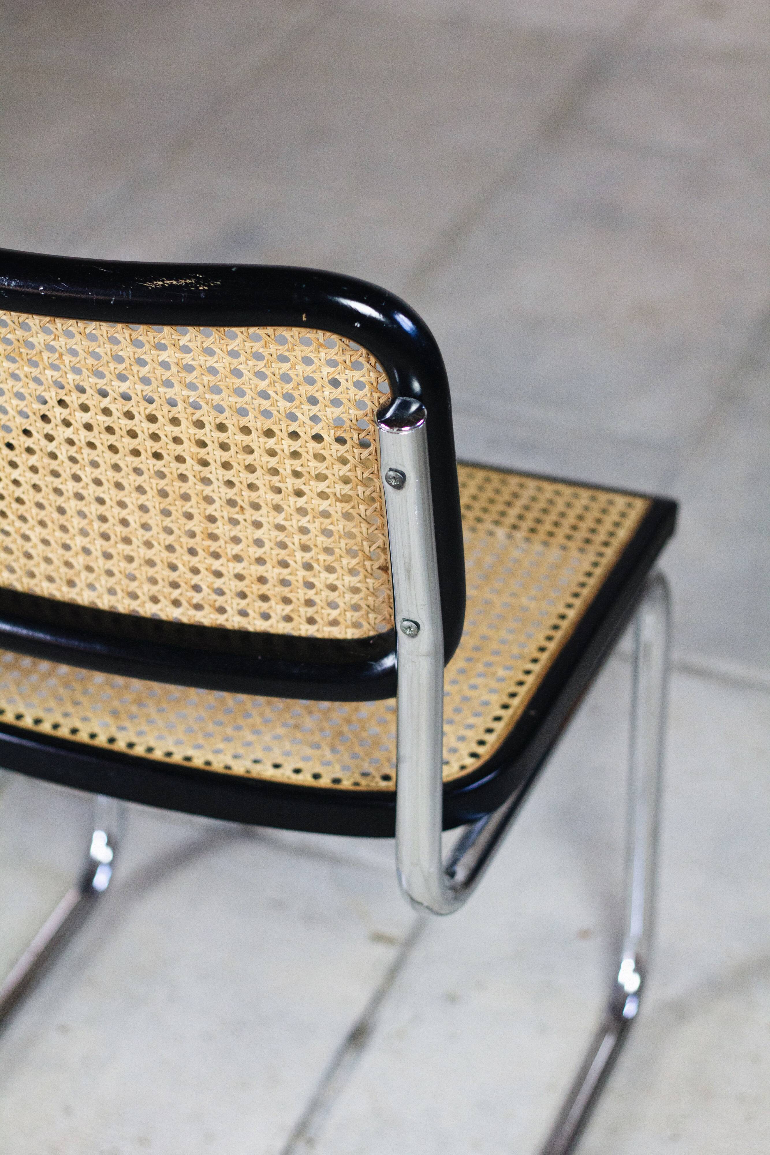 Black b32 chair by Marcel Breuer