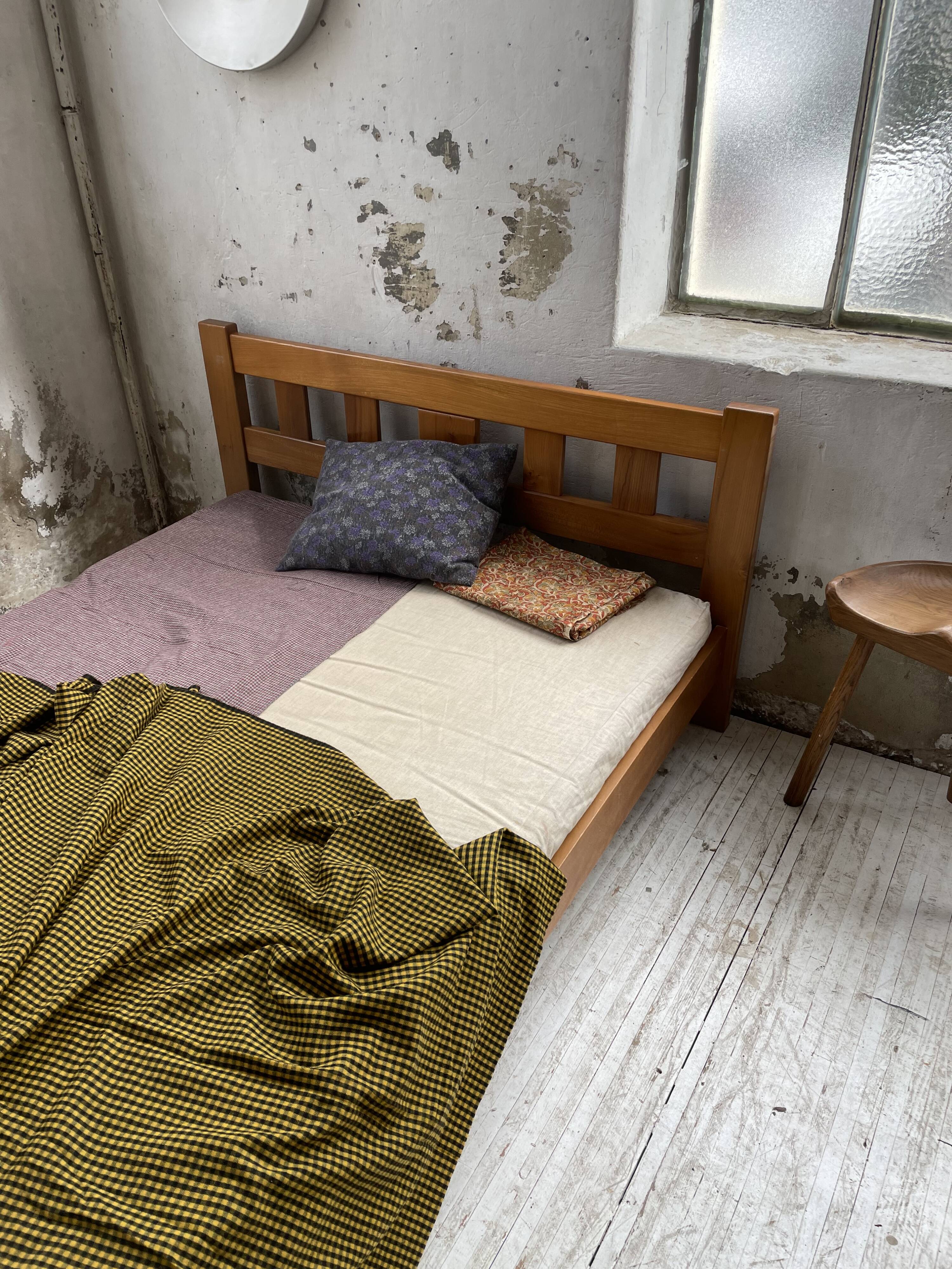 Maison Regain solid double bed 140 cm