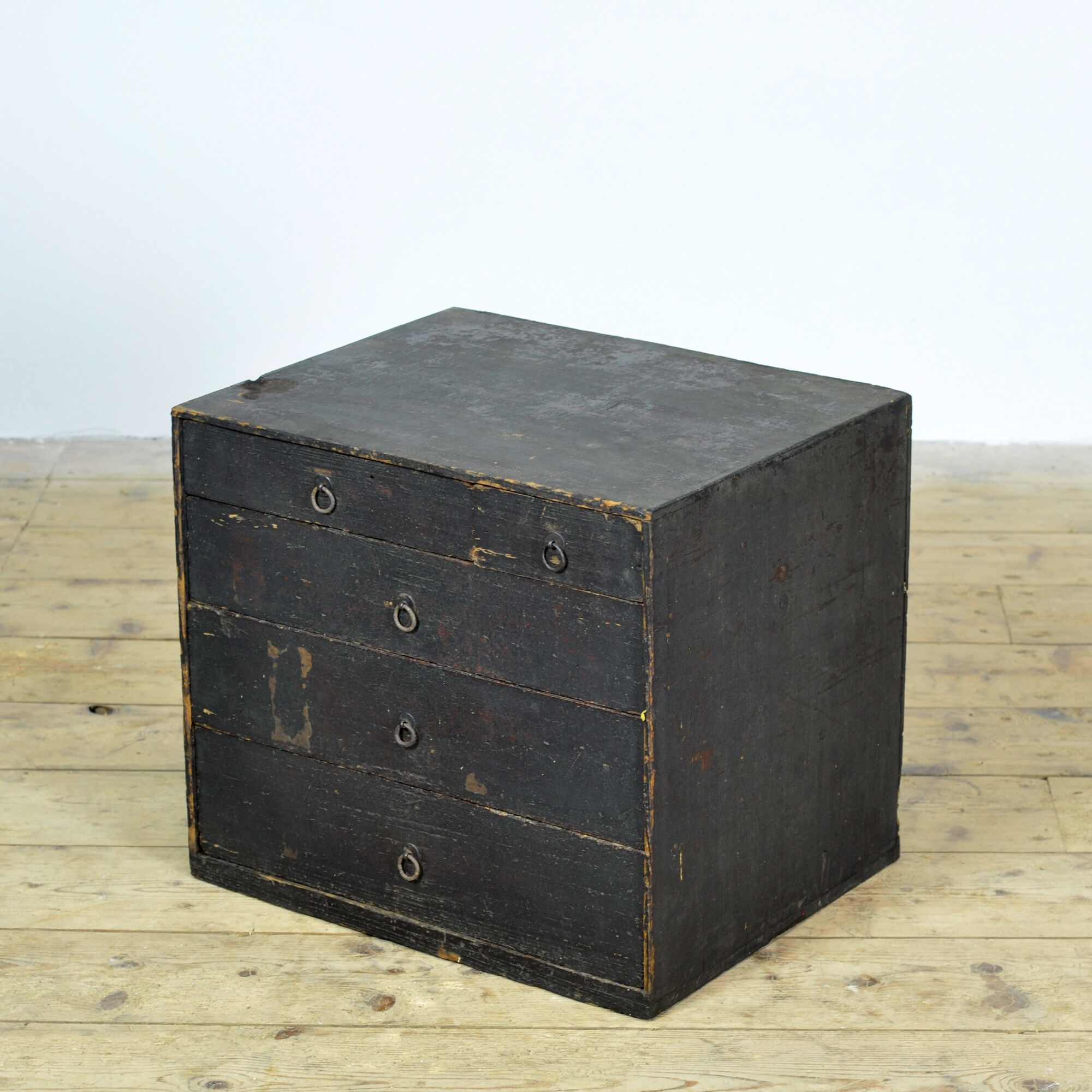 Petite commode japonaise antique, vers 1900