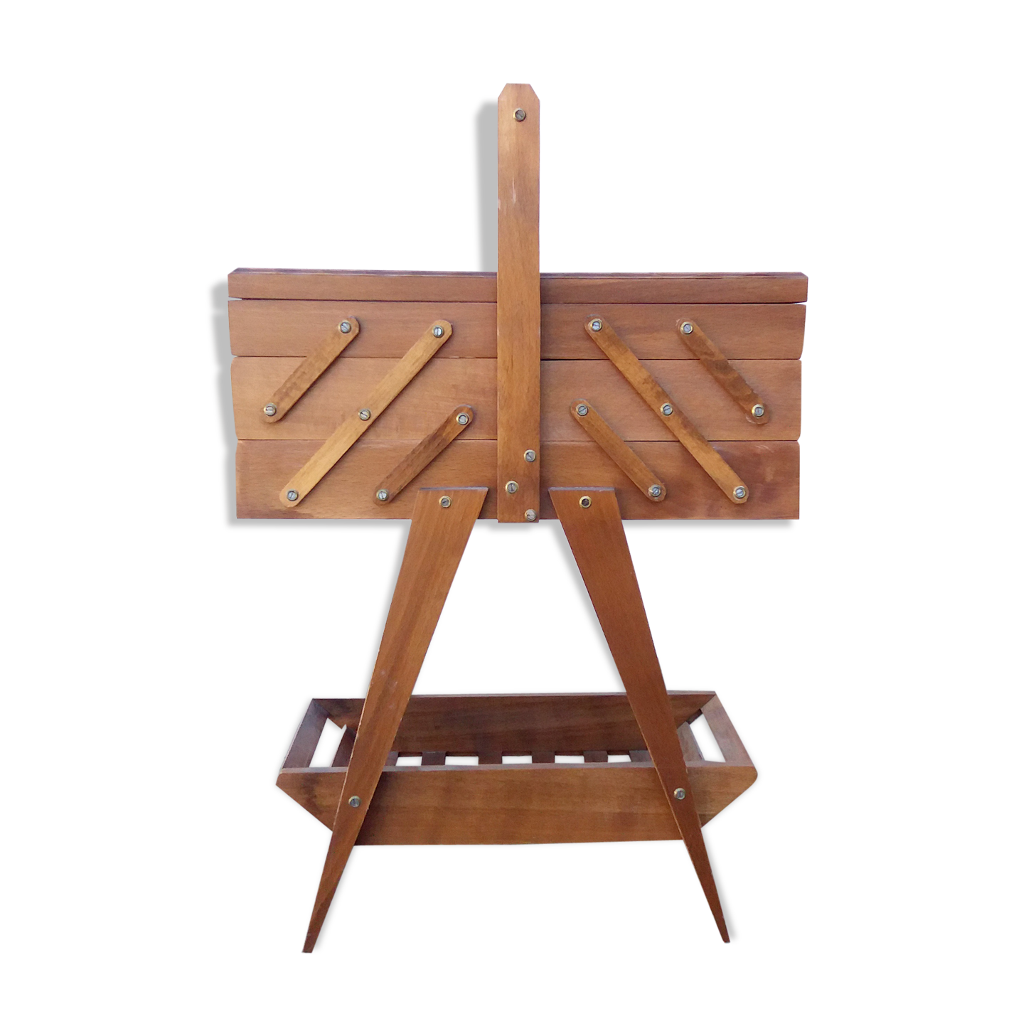 Light wood sewing bakset