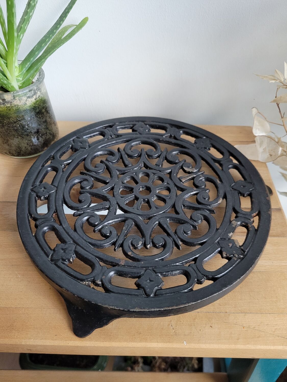 Decotec black glazed cast iron trifle