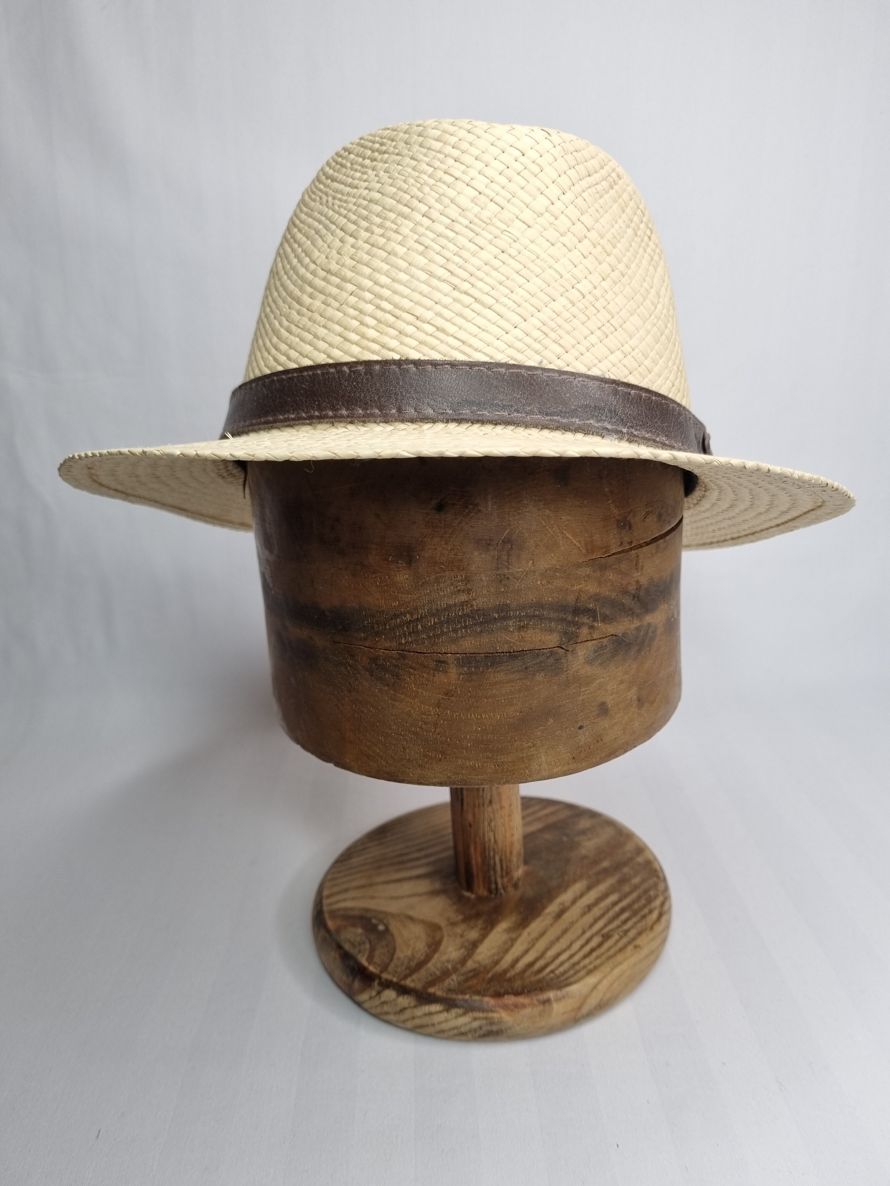 Forme à chapeau en bois ancienne sur pied, 1900