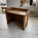 Trading counter central island pine