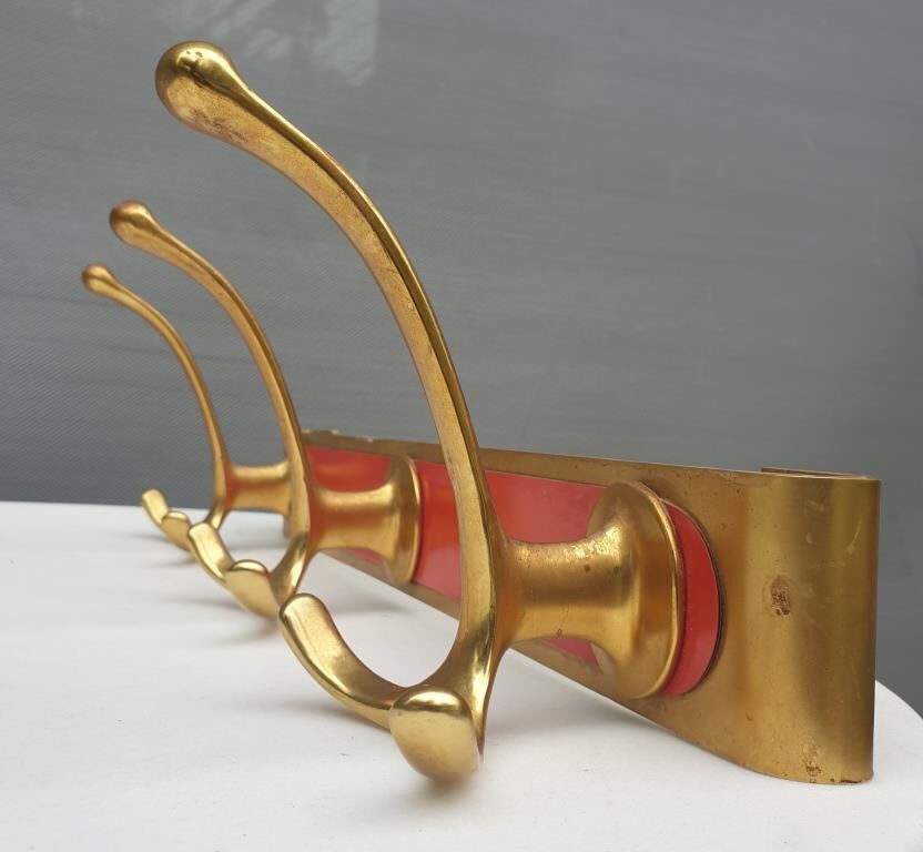 Vintage bistro coat rack with 3 patères gold and red hooks