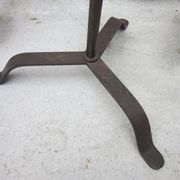 Tripode gallows lamp