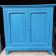 Buffet parisien peint en bleu