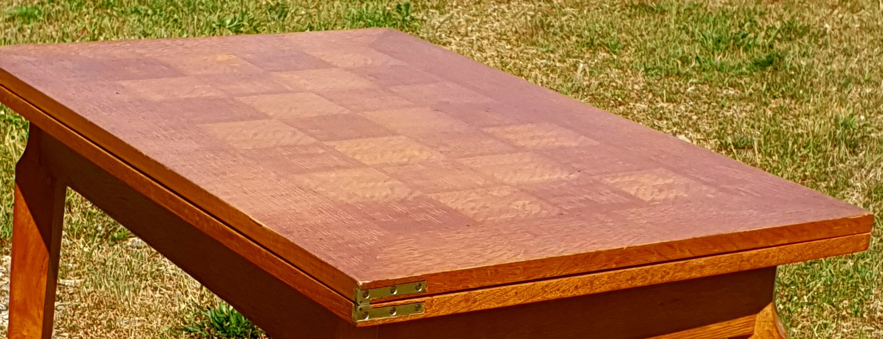 Table year 50 swivel top