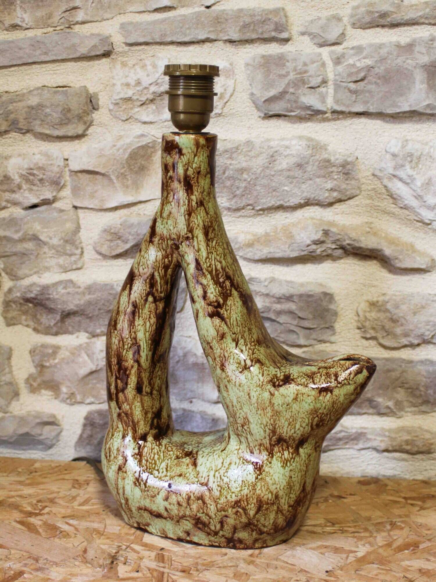 Ceramic lamp base