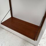 Wall unit by P. Cadobvius
