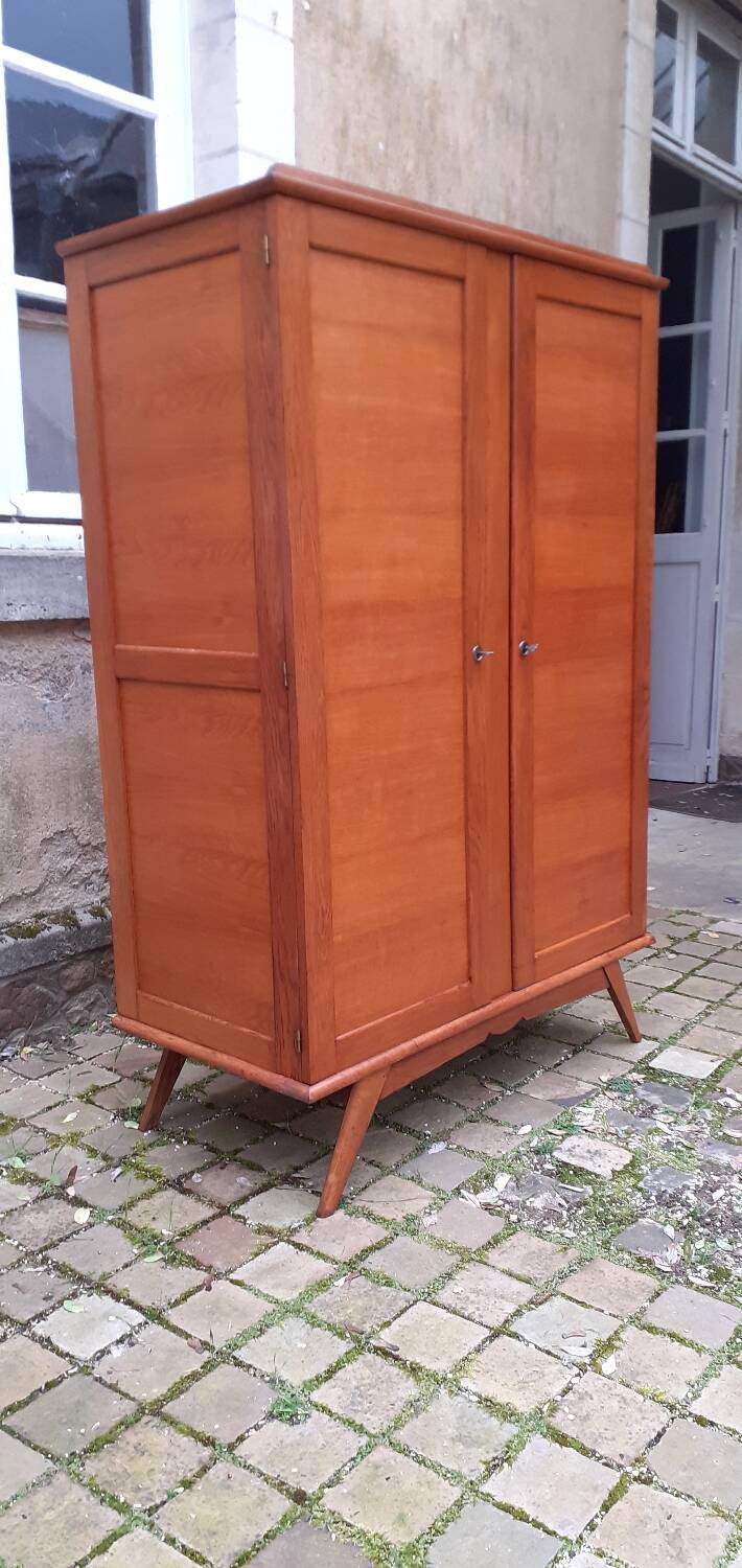 Vintage cabinet from the 50s in solid oak with compass feet