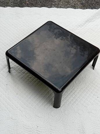 Coffee table, Italian design, authentic stamped. Very good condition.