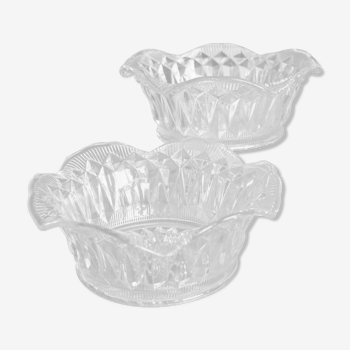 2 salad bowls