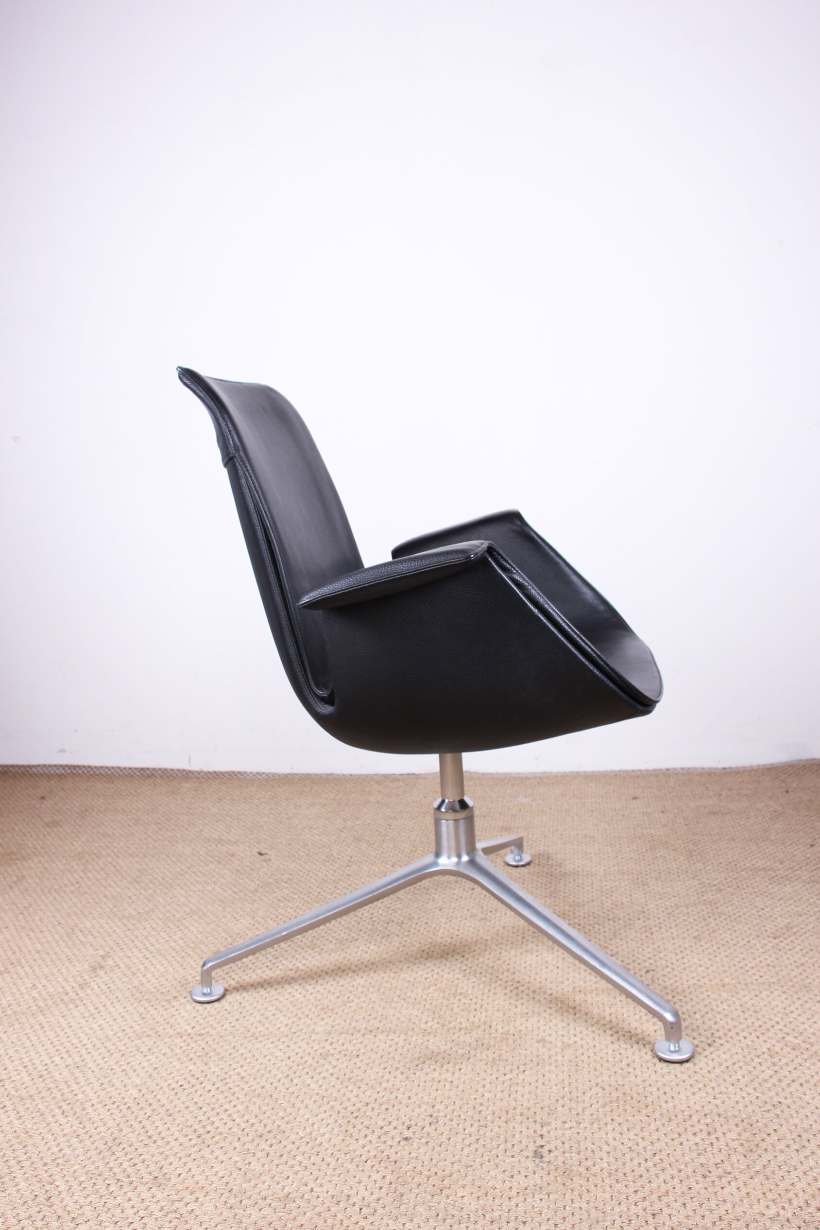 Danish armchair in Leather and Chrome Steel, model FK 6725 or "Tulip chair" by Preben Fabricius.