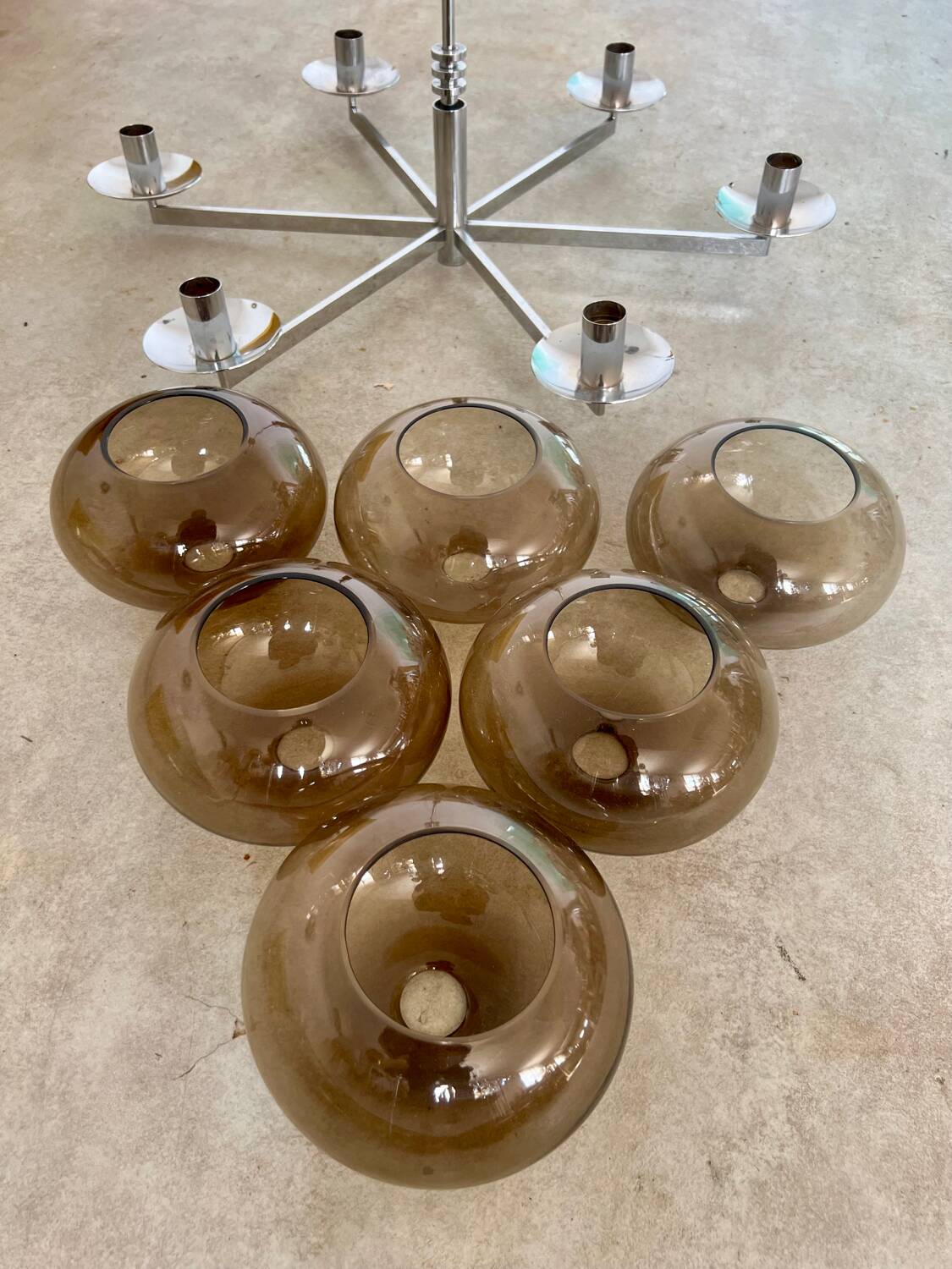 Old 6-light chandelier designed by Sciolari in chrome metal and smoked glass, 70s vintage