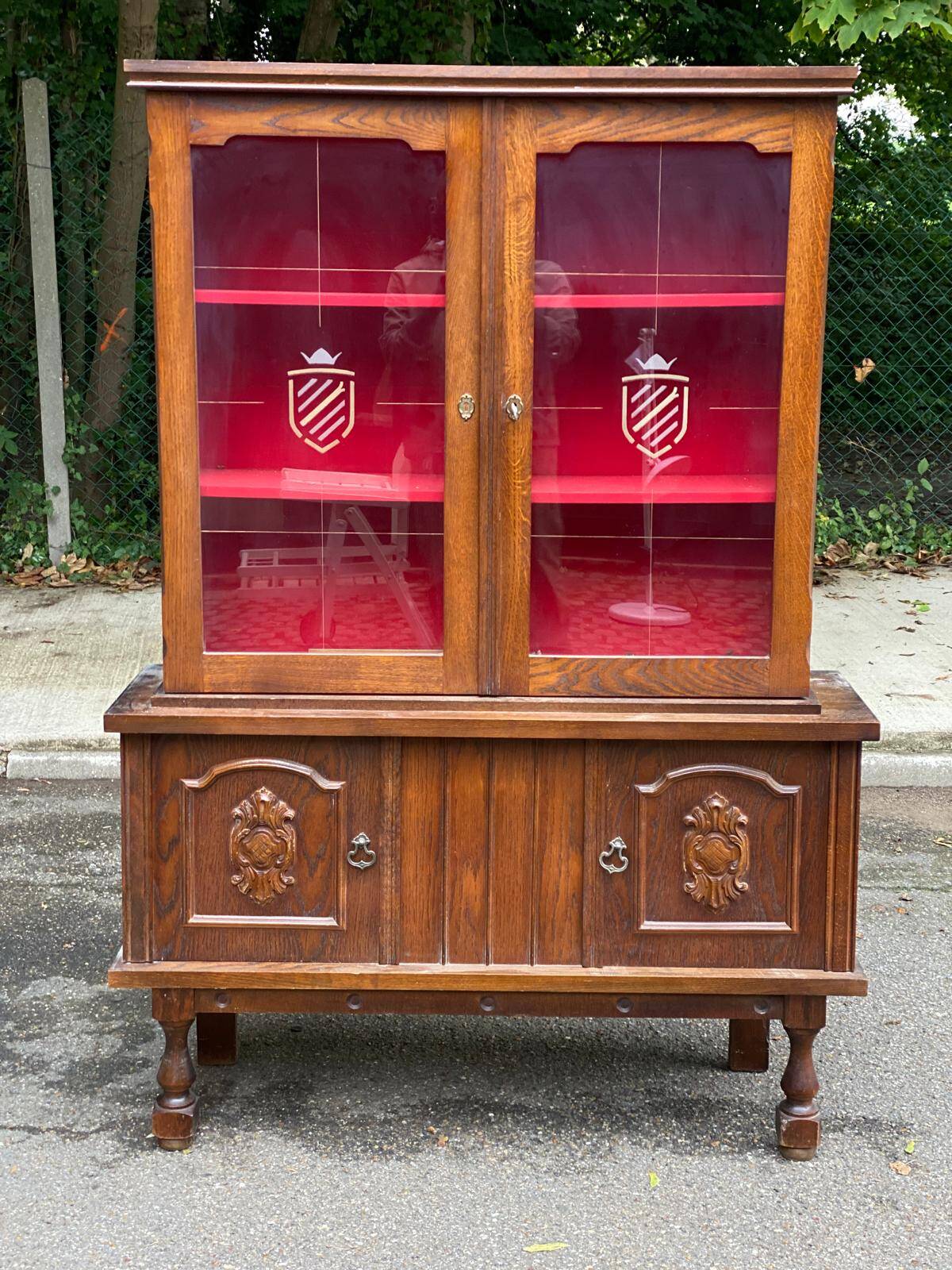 Basque Spanish wooden display cabinet buffet with 2 glass panels