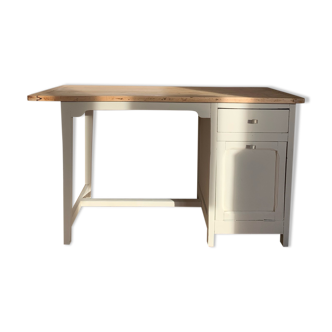 Children's desk