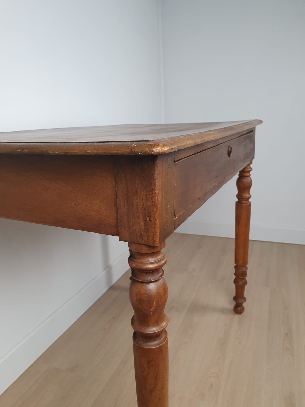 Old Small table/desk