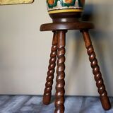 Vintage tripod stool in solid wooden twisted feet