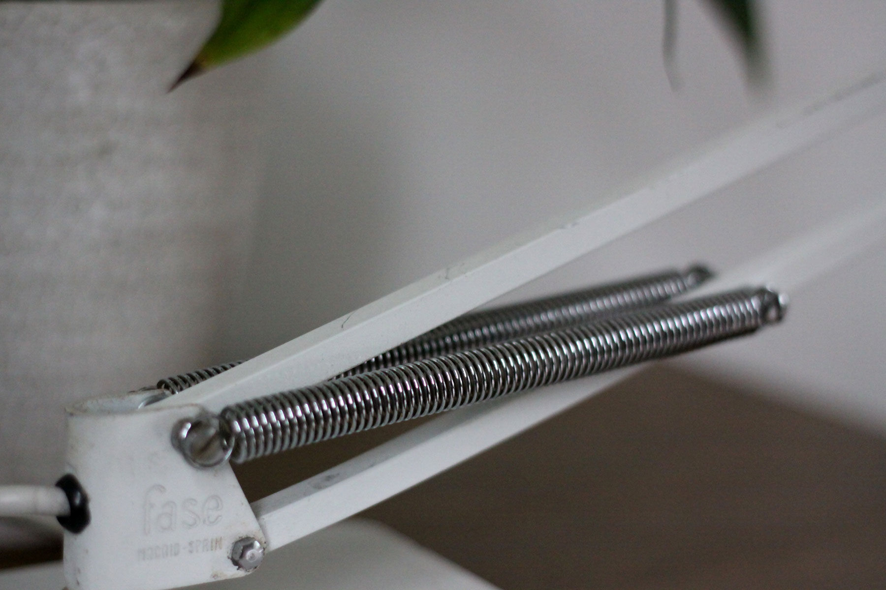 Fase articulated lamp