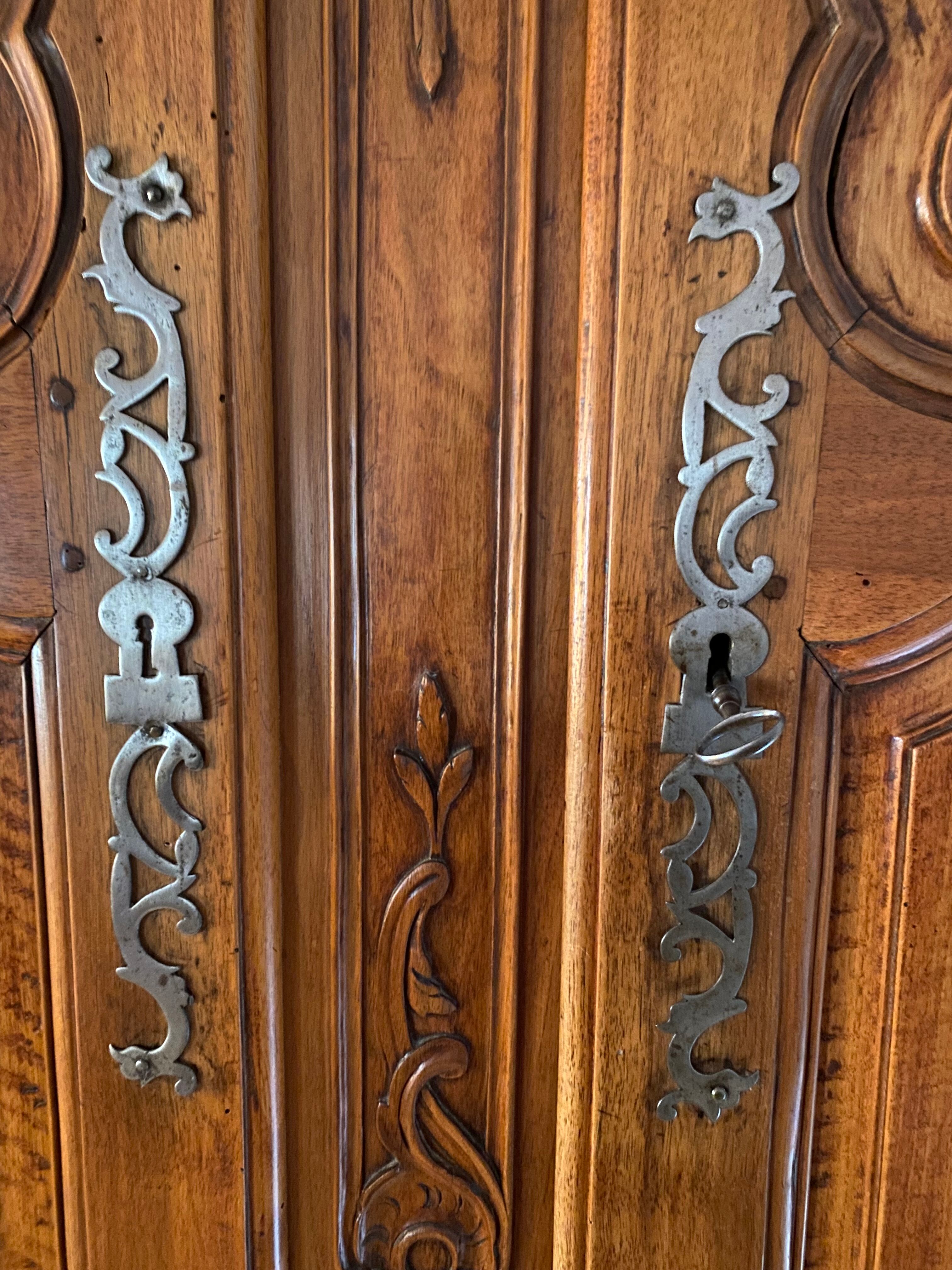 Cabinet Louis XV walnut 19th