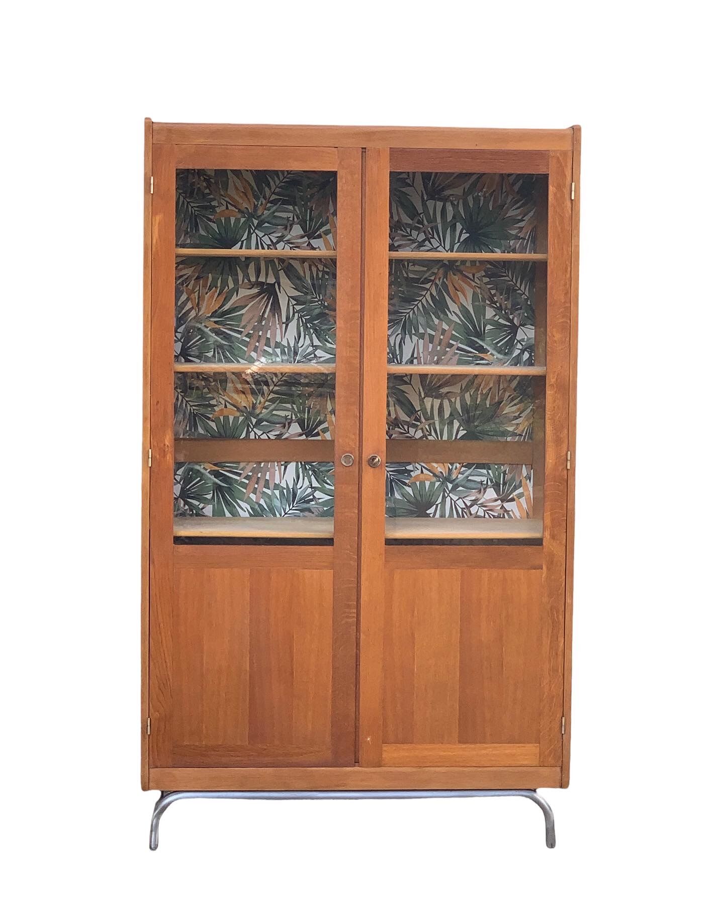 Glass cabinet from a primary school, 1950.