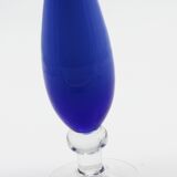 Vase en opaline bleu