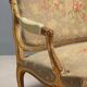 Canapé ancien style baroque, décorations en bois doré, XIXe siècle