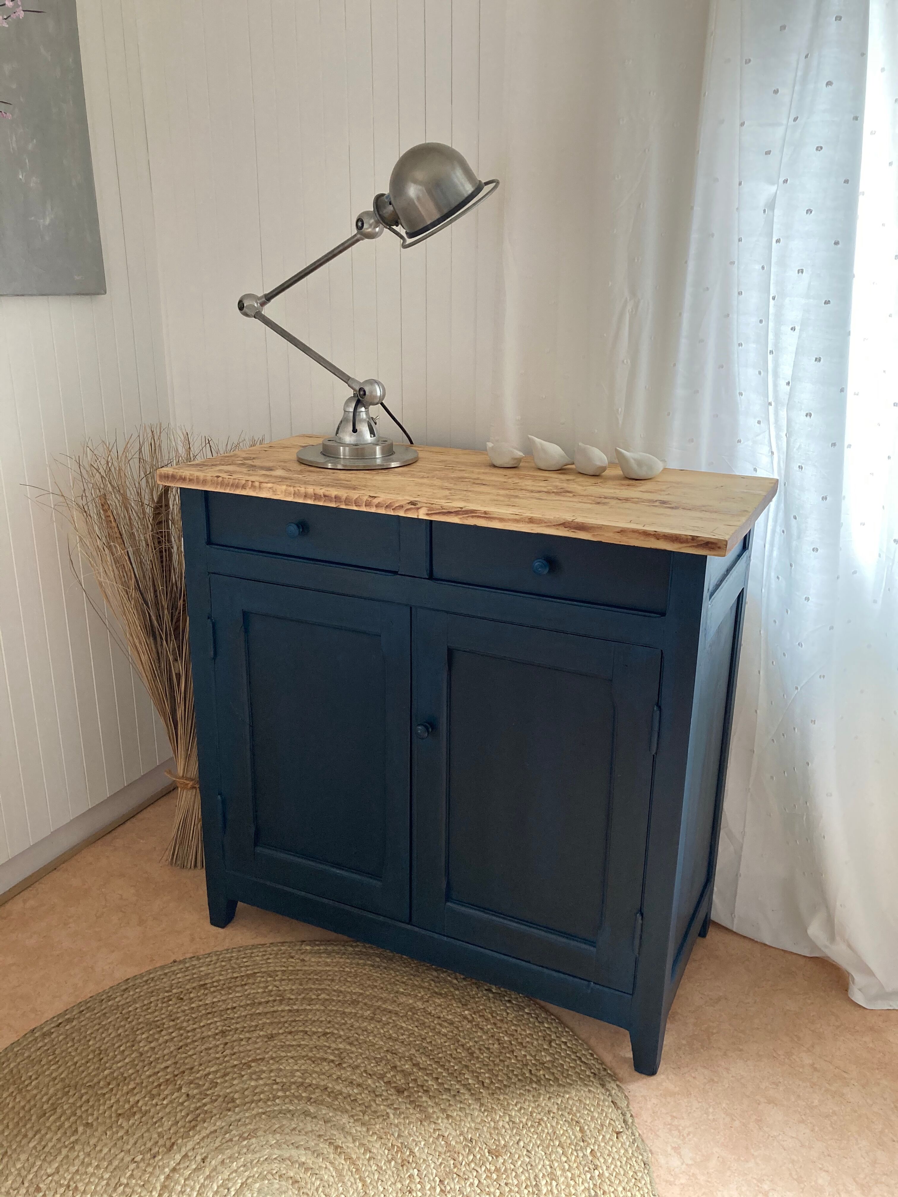 Blue parisian buffet