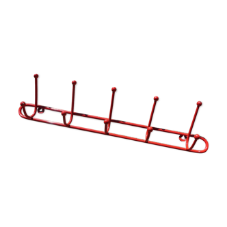 5-pad red metal wall coat holder