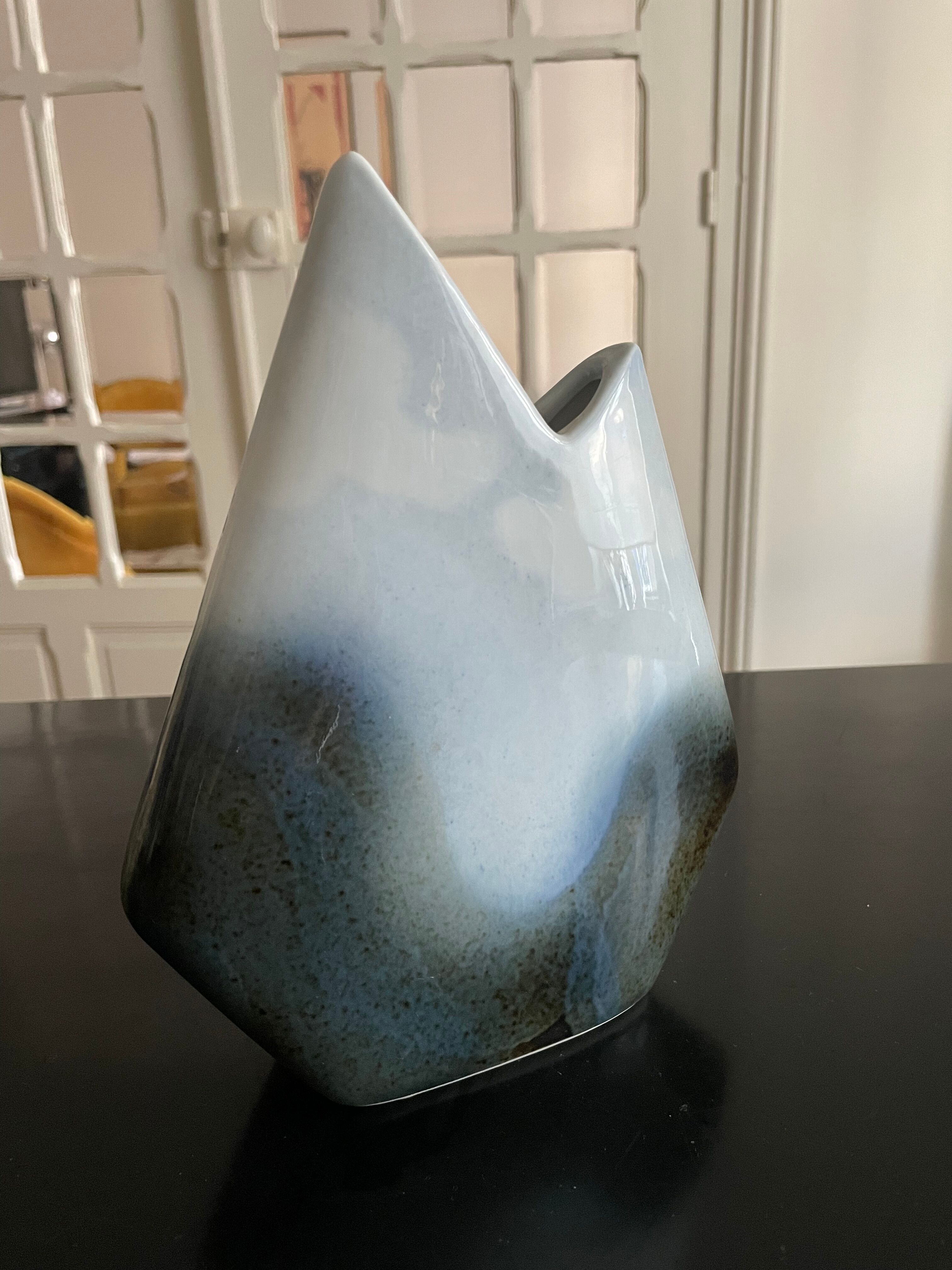 Yves Mohy vase in Virebent porcelain