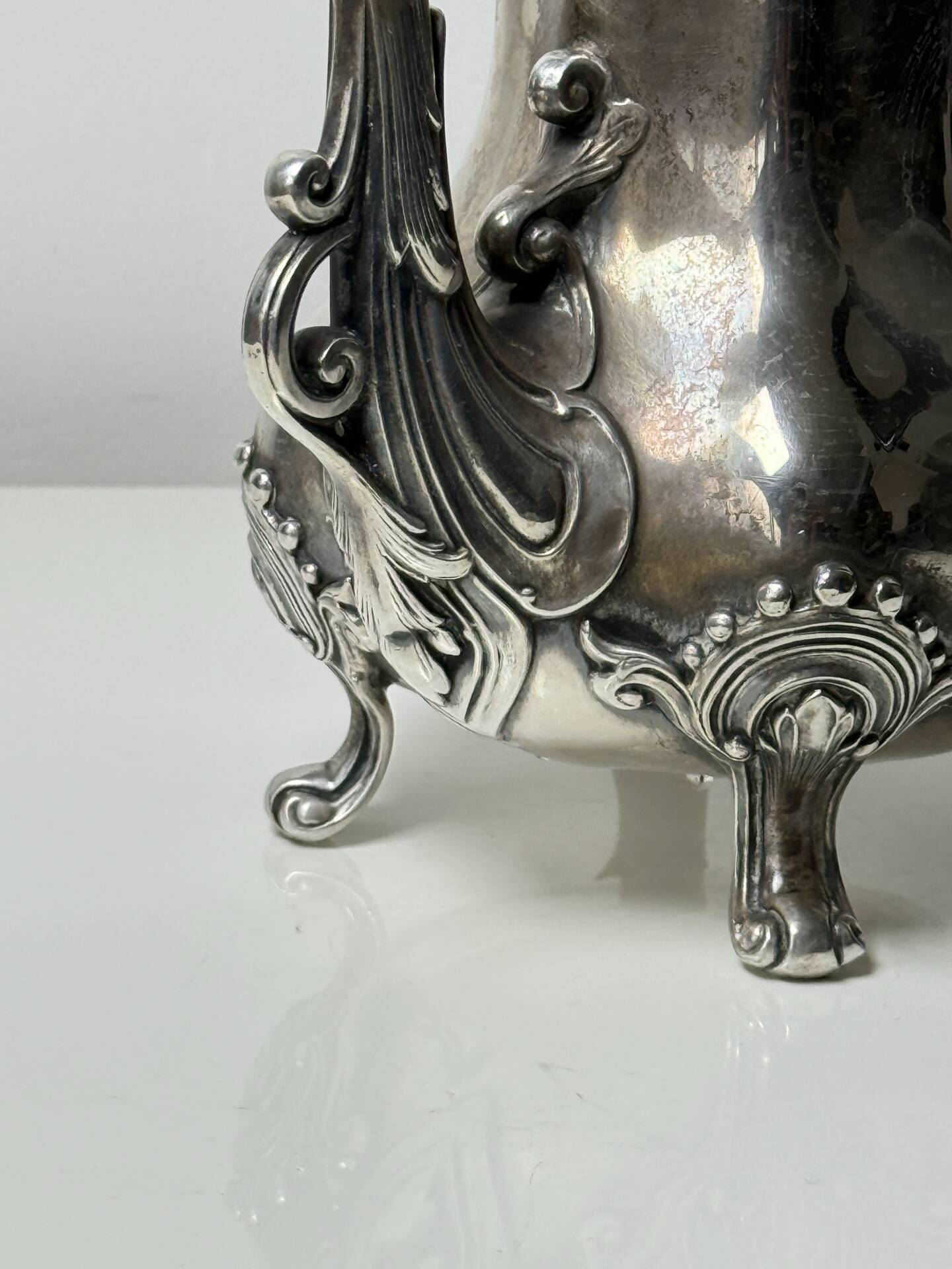Silver teapot / jug Minerva first standard – Louis XV style