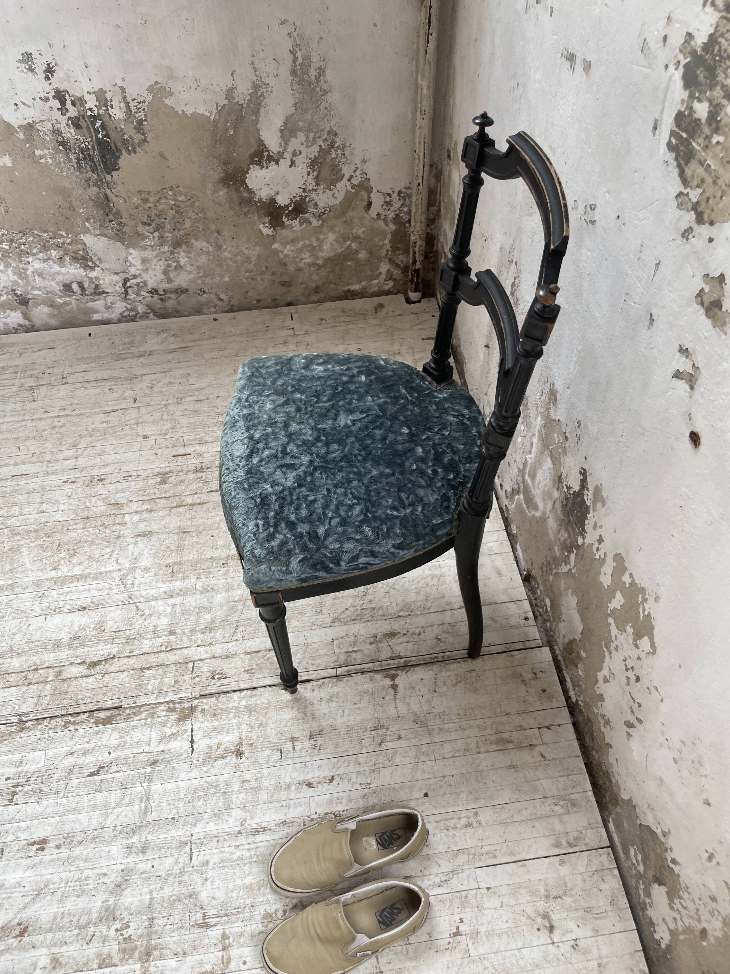 Chaise Napoléon 3 velours bleu