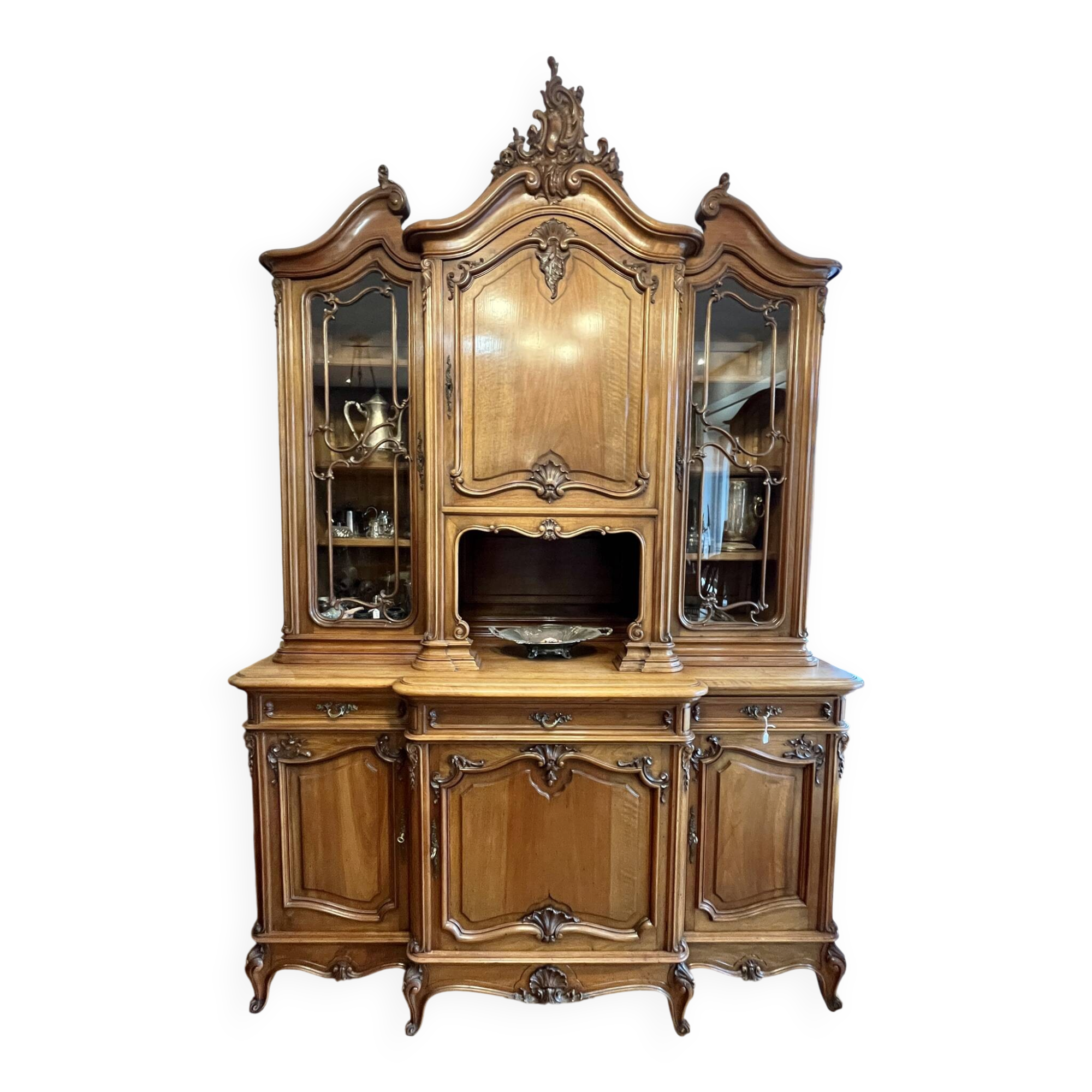Buffet Noyer de style Louis XV