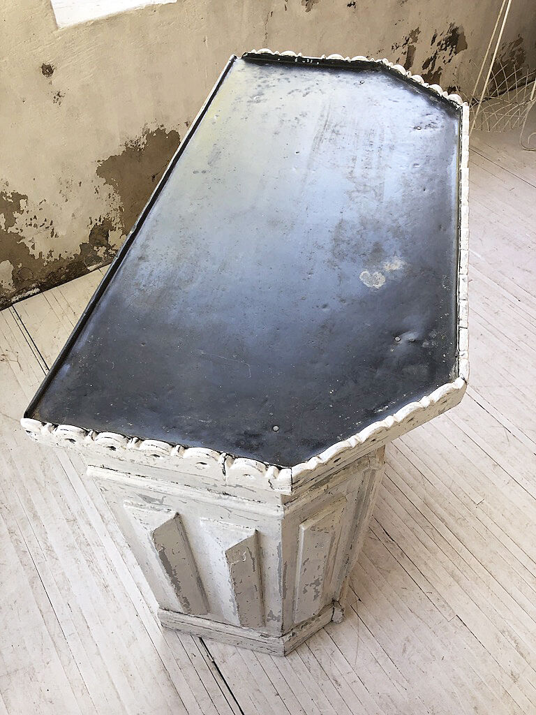 White patina and zinc counter