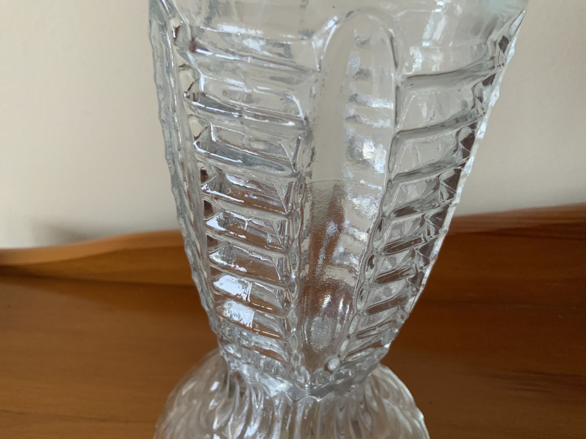 Chiseled glass vase