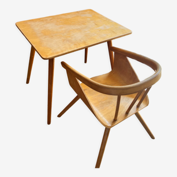 Set desk and children's chair