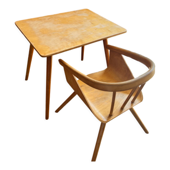 Set desk and children's chair