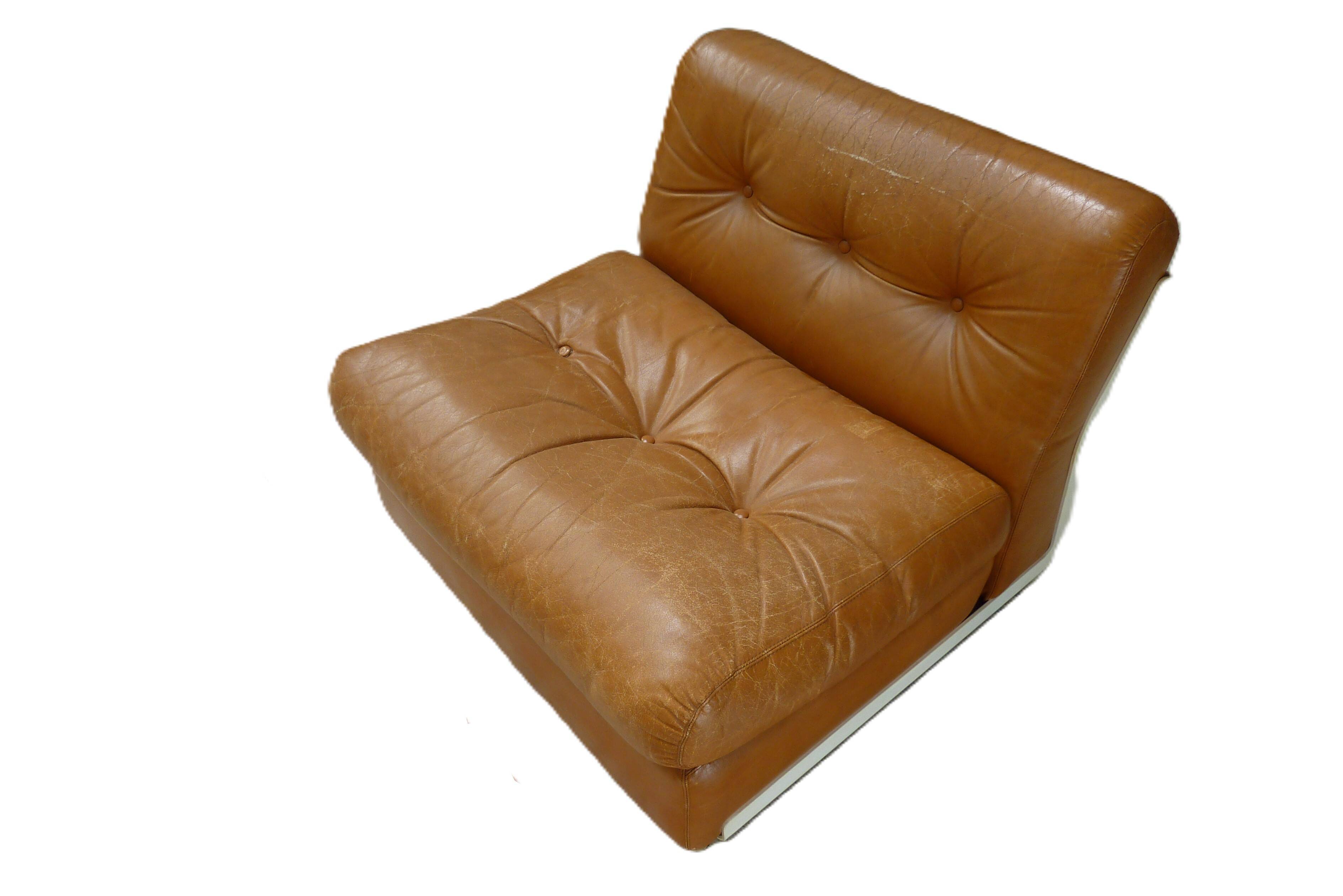 Amanta leather armchair produced by B&B, Italy, in 1973. White shell.