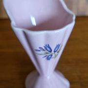 Petit vase rose forme drapée vintage
