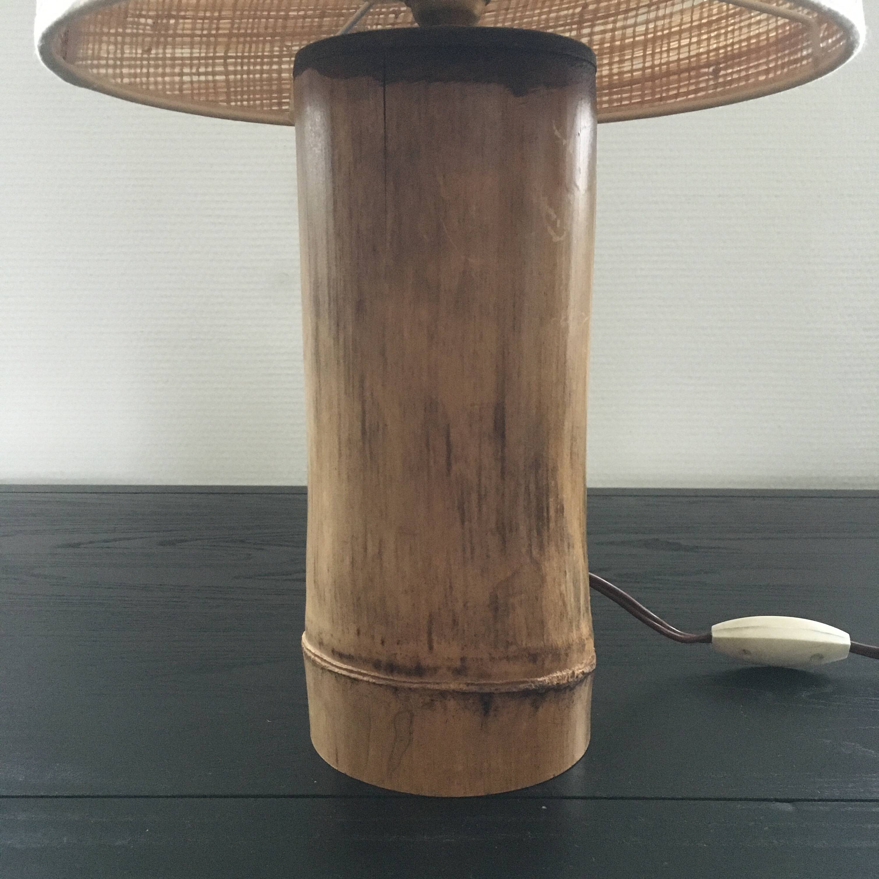 Lampe bambou et rabane