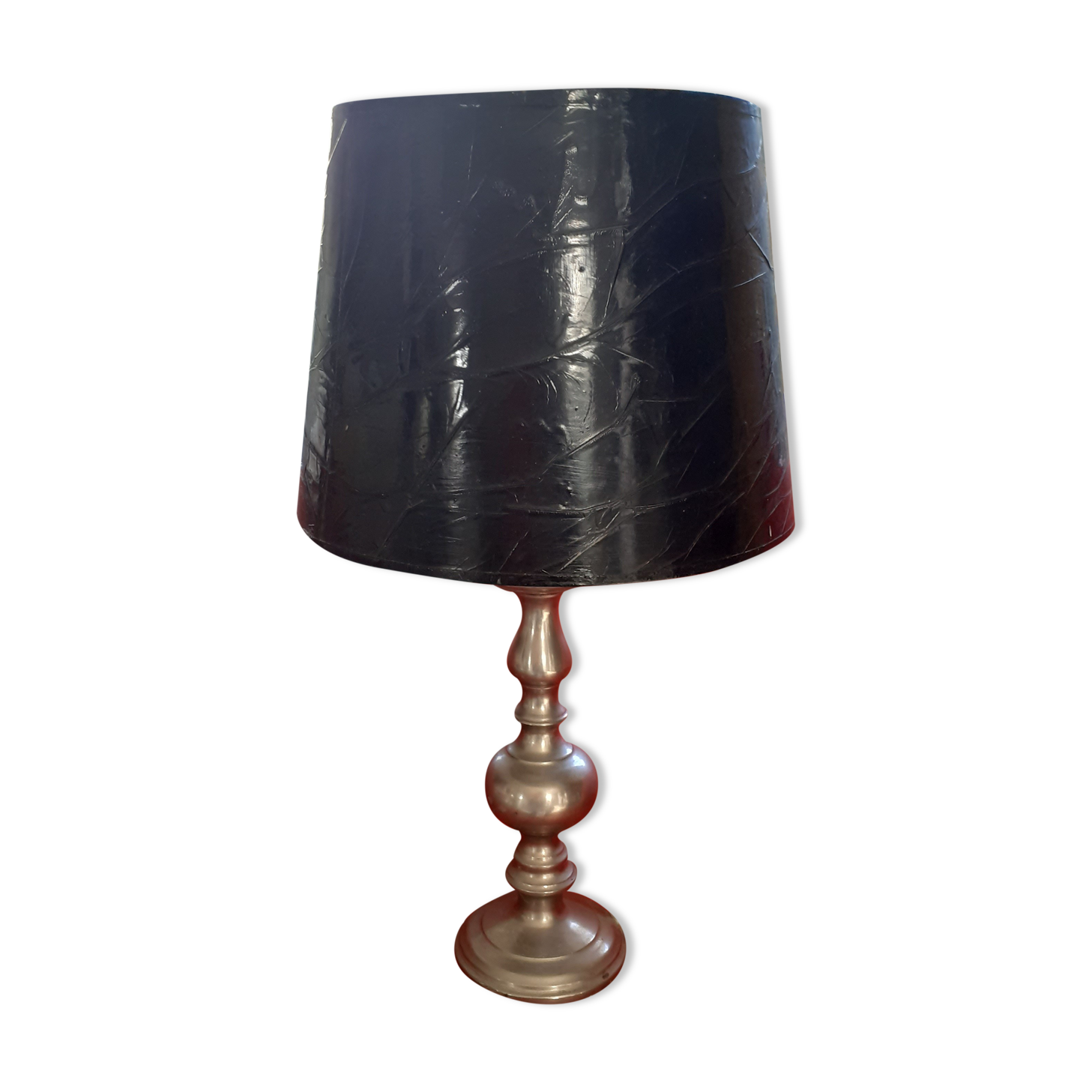 Old-lay-down lamp in tin