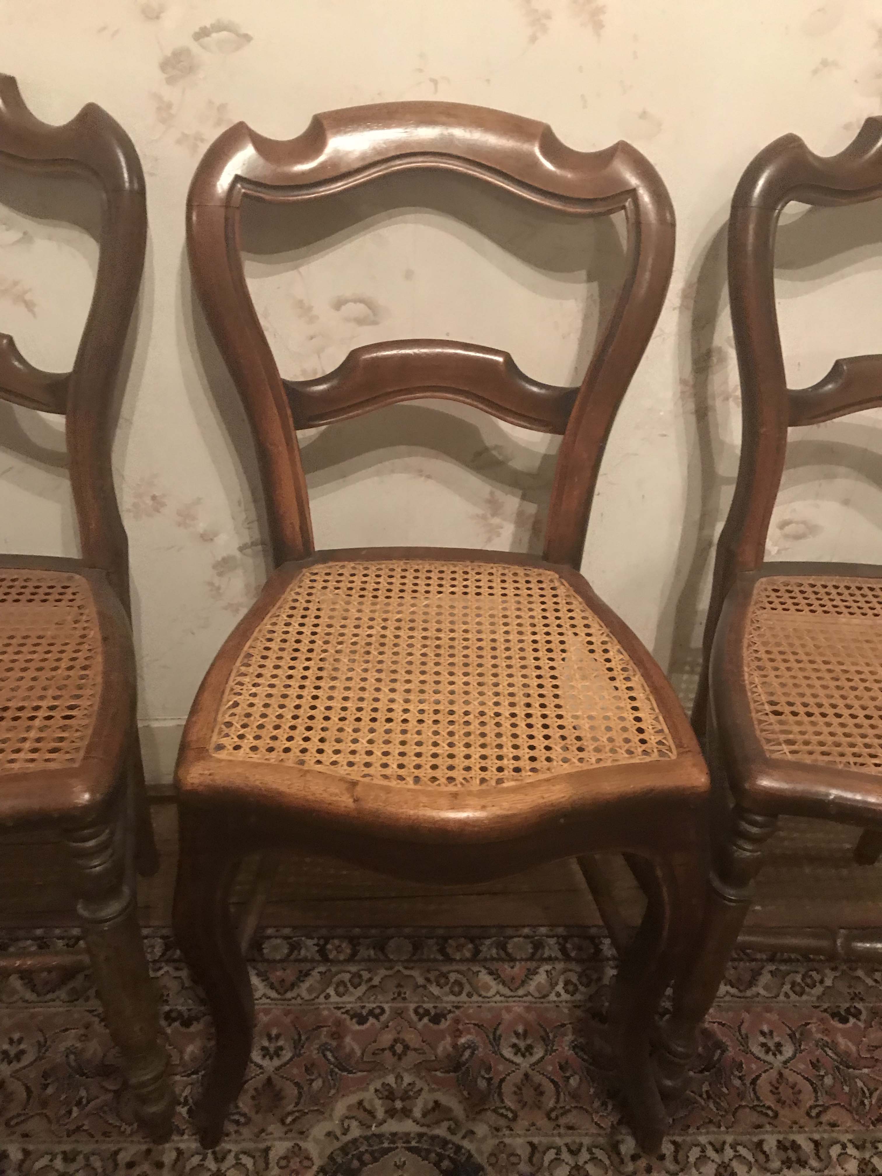 Lot de 6 chaises anciennes en bois