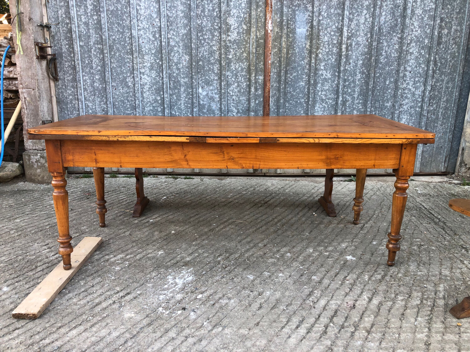 Antique farmhouse table in solid cherry wood with its 2 benches
