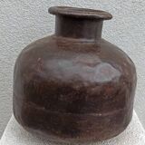 Pot ancien en métal