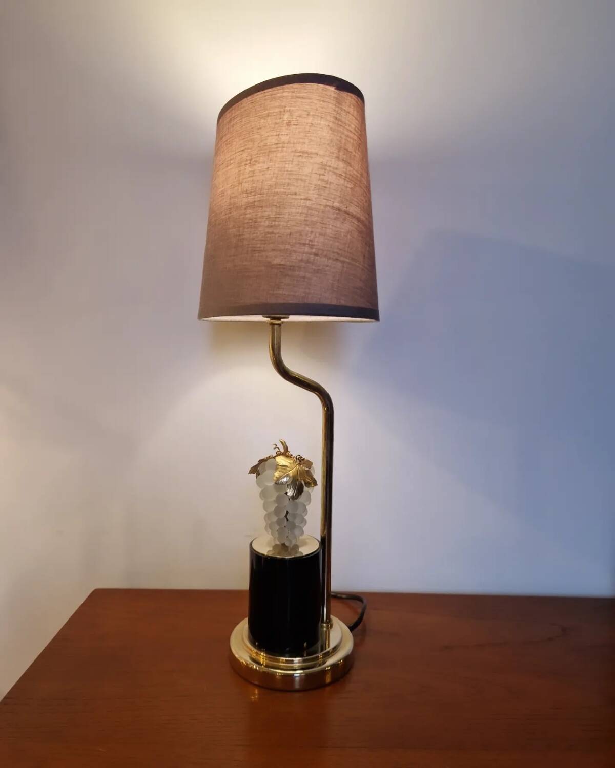 Lamp "bunch of white grapes" 80's, Le Dauphin