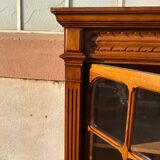 Display case: 2-door bookcase