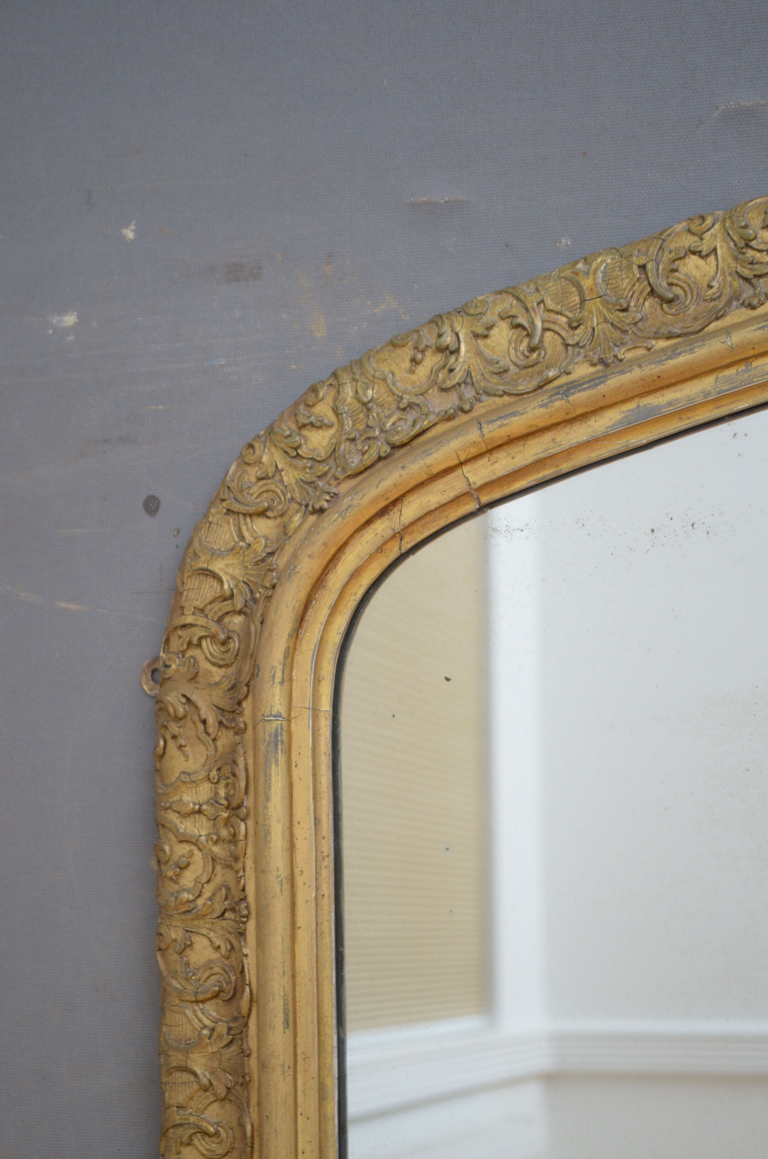 Early victorian giltwood wall mirror