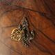 Canterano baroque en noyer et loupe de noyer